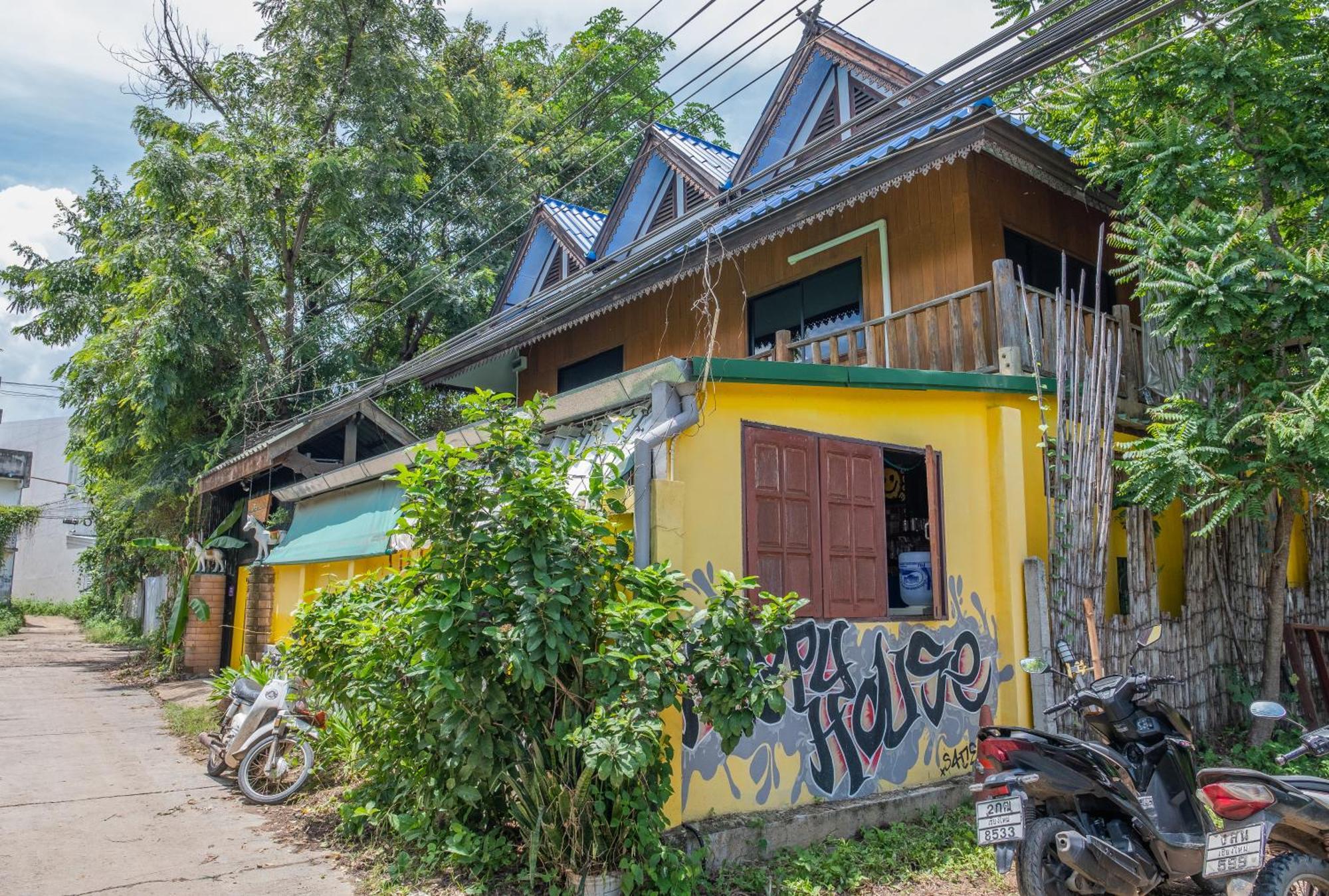 Happy House Backpackers Vandrarhem Pai Exteriör bild