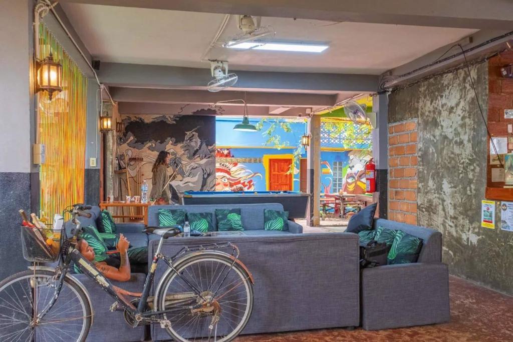 Happy House Backpackers Vandrarhem Pai Exteriör bild
